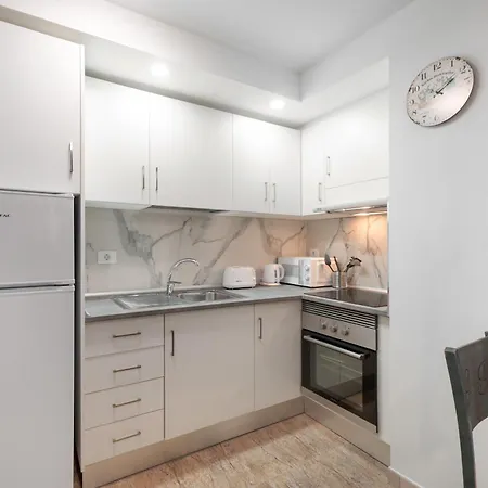 Flores 1a 아파트 아데제